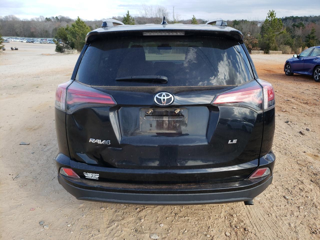 2017 TOYOTA RAV4 LE - Image 6