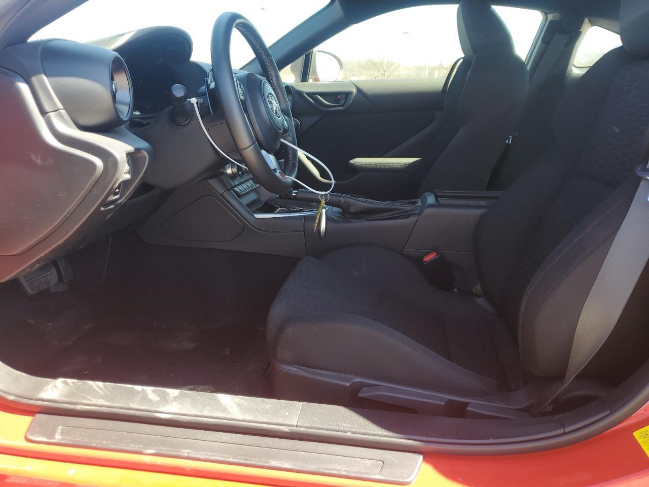 2023 TOYOTA GR 86 - Image 7