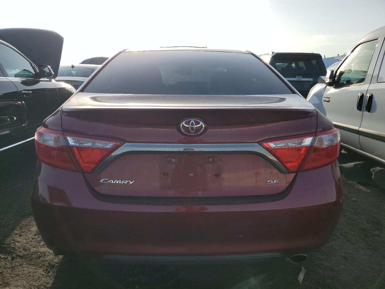 2016 TOYOTA CAMRY LE - Фото 6
