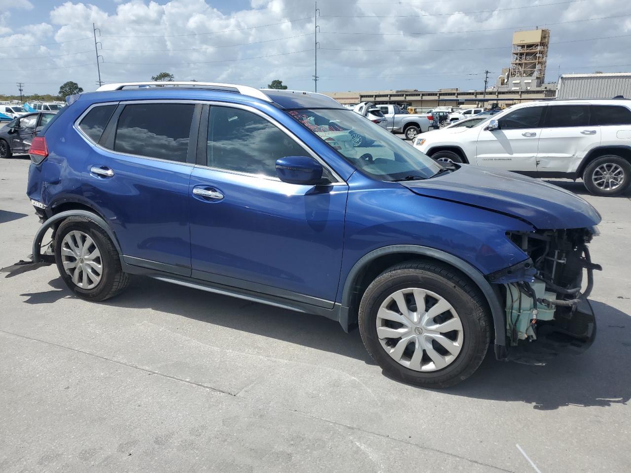 2017 NISSAN ROGUE S - Image 4