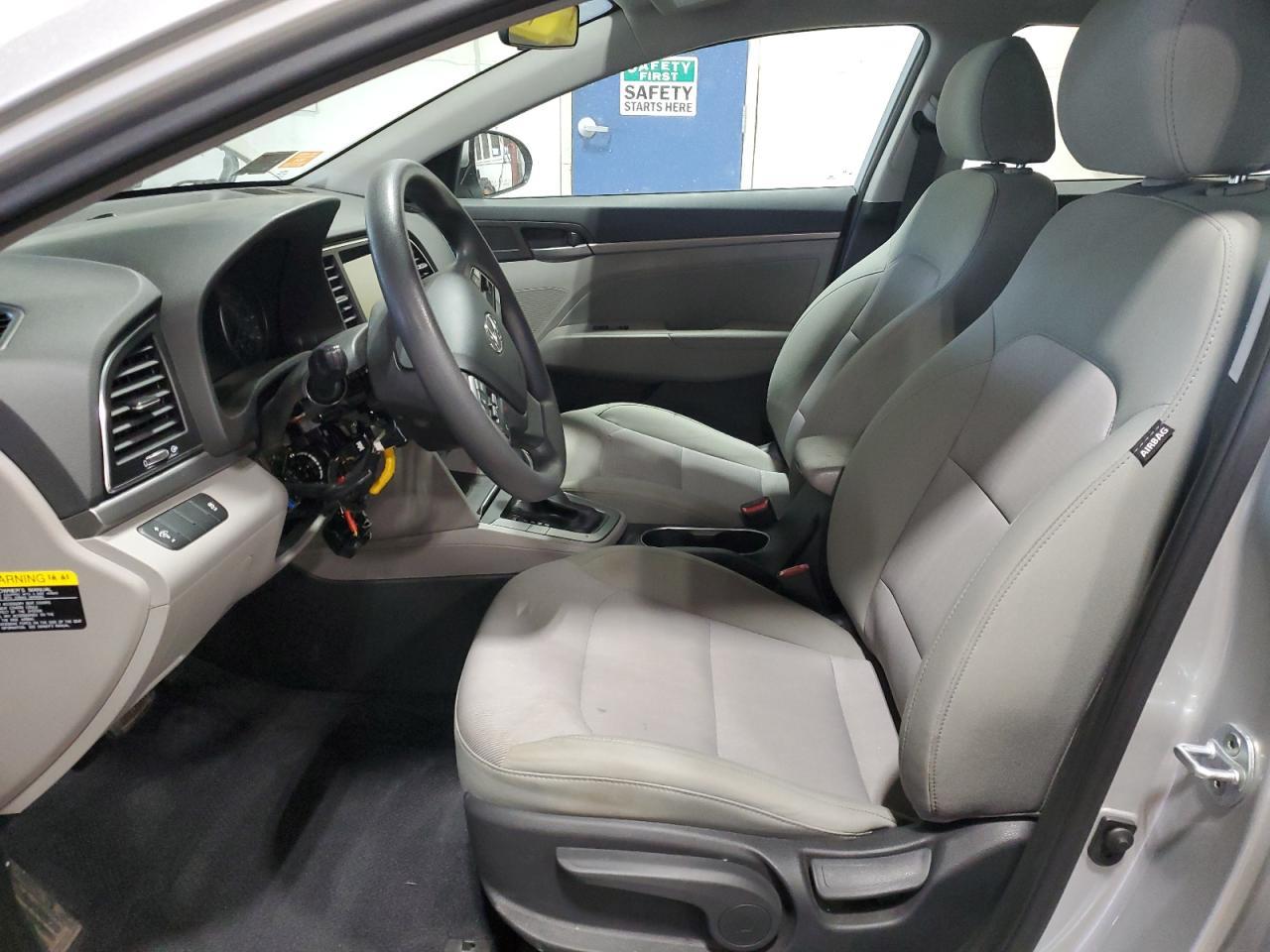 2017 HYUNDAI ELANTRA SE - Фото 7