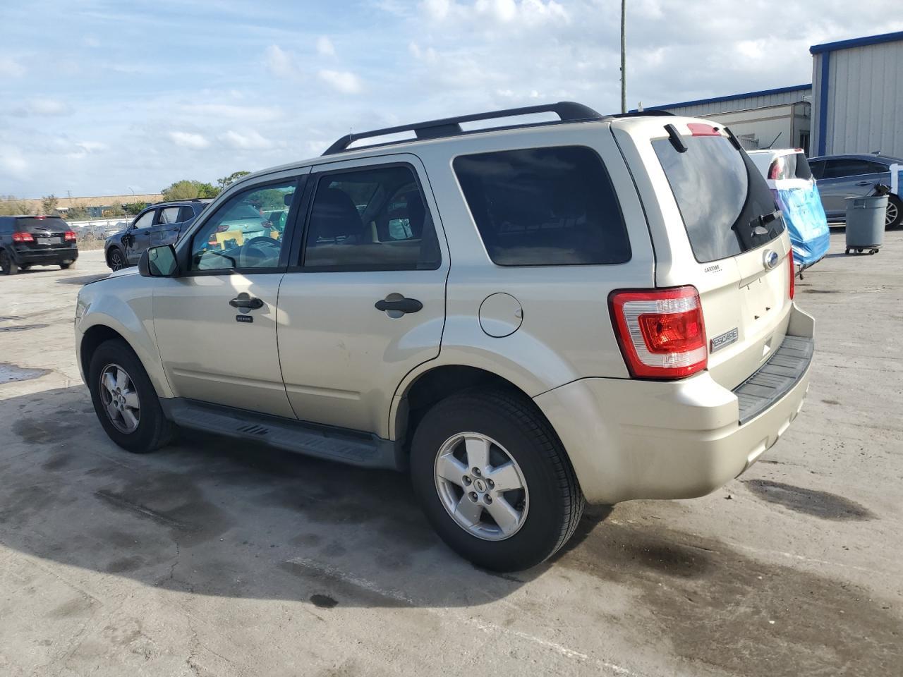 2012 FORD ESCAPE XLT - Фото 2