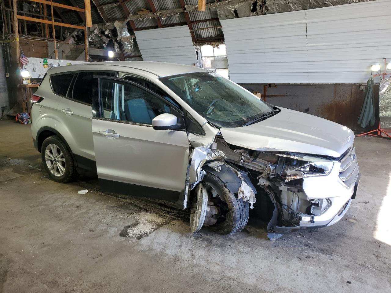 2017 FORD ESCAPE SE - Image 4