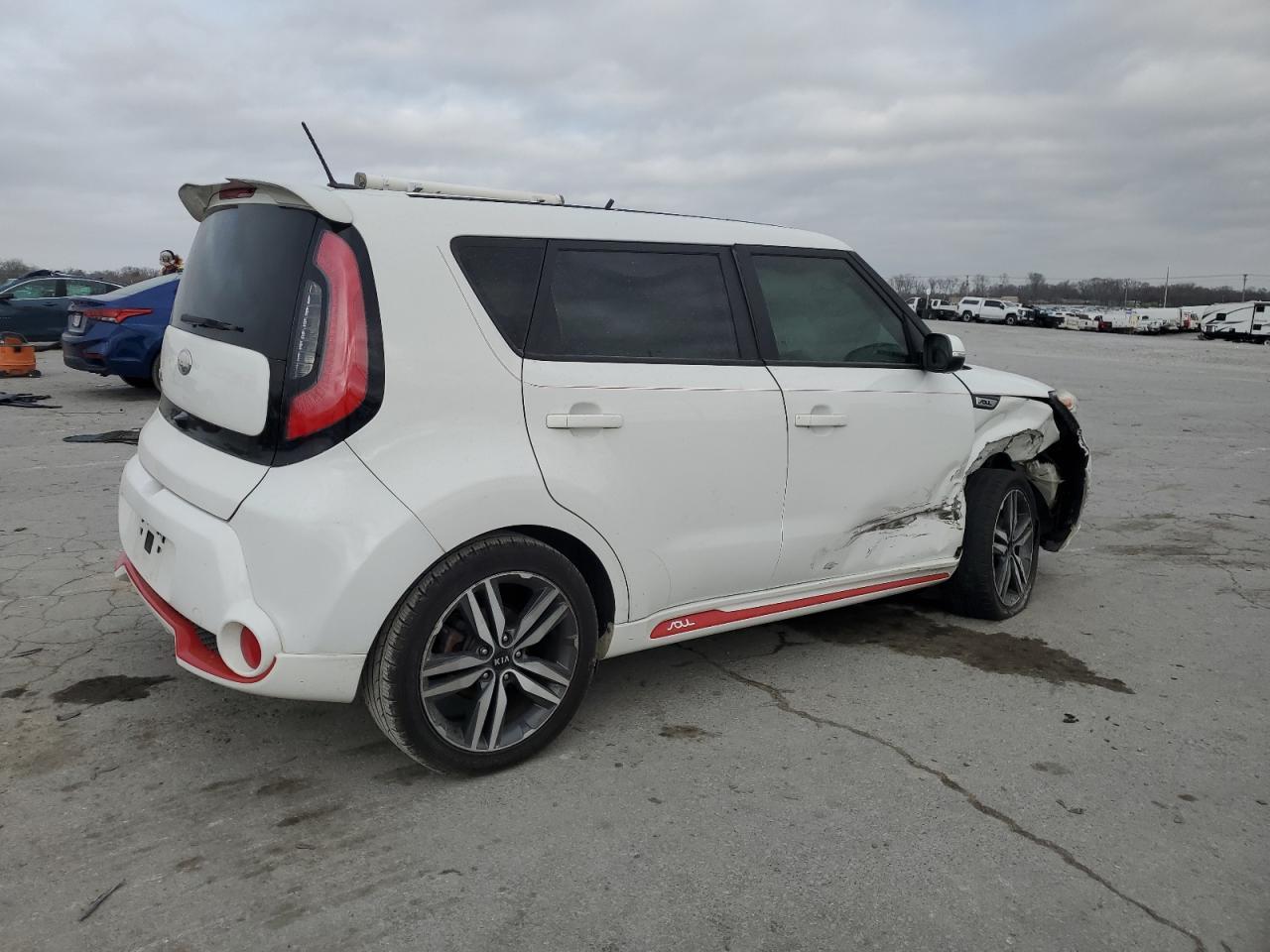 2014 KIA SOUL + - Image 3