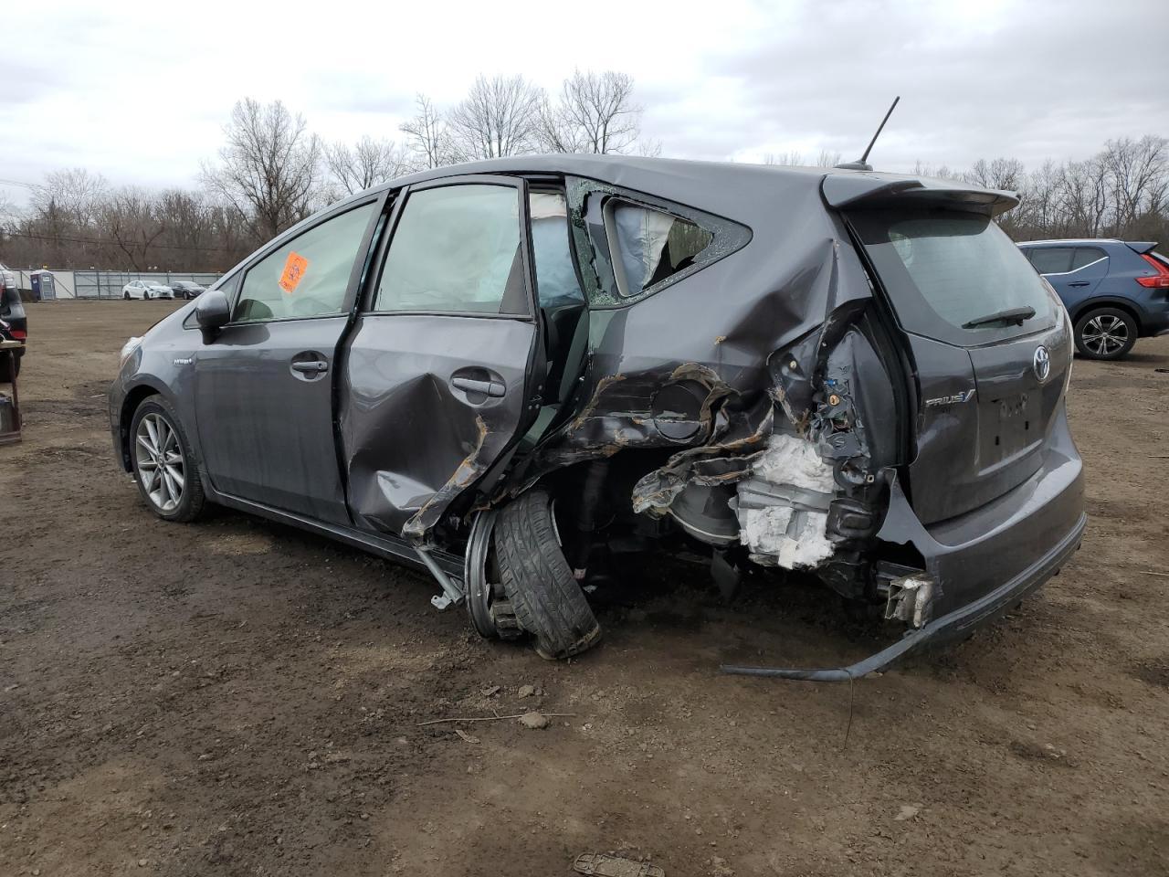 2015 TOYOTA PRIUS V - Image 2