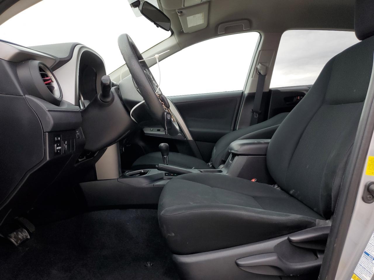2016 TOYOTA RAV4 LE - Фото 7
