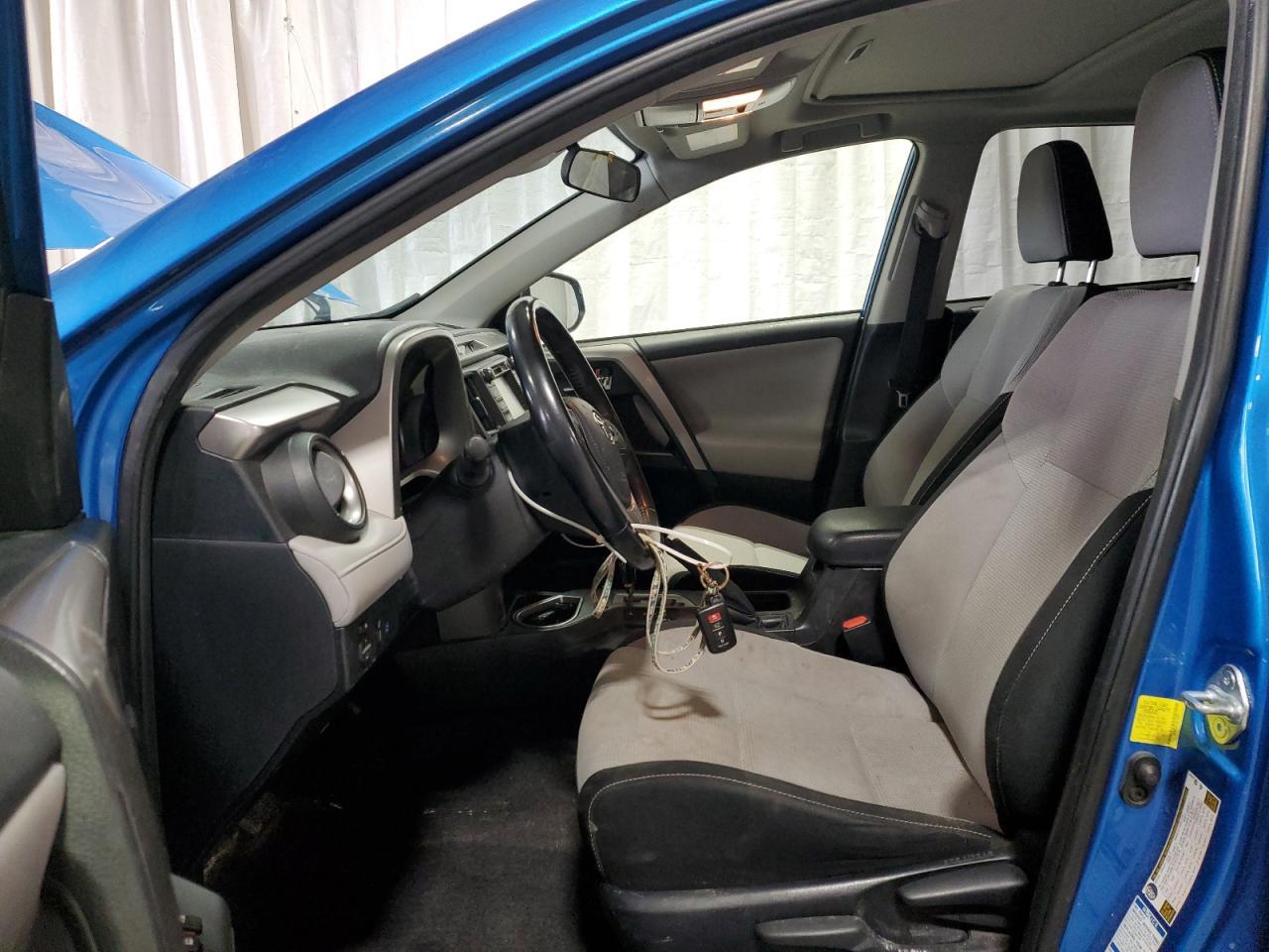 2017 TOYOTA RAV4 XLE - Image 7