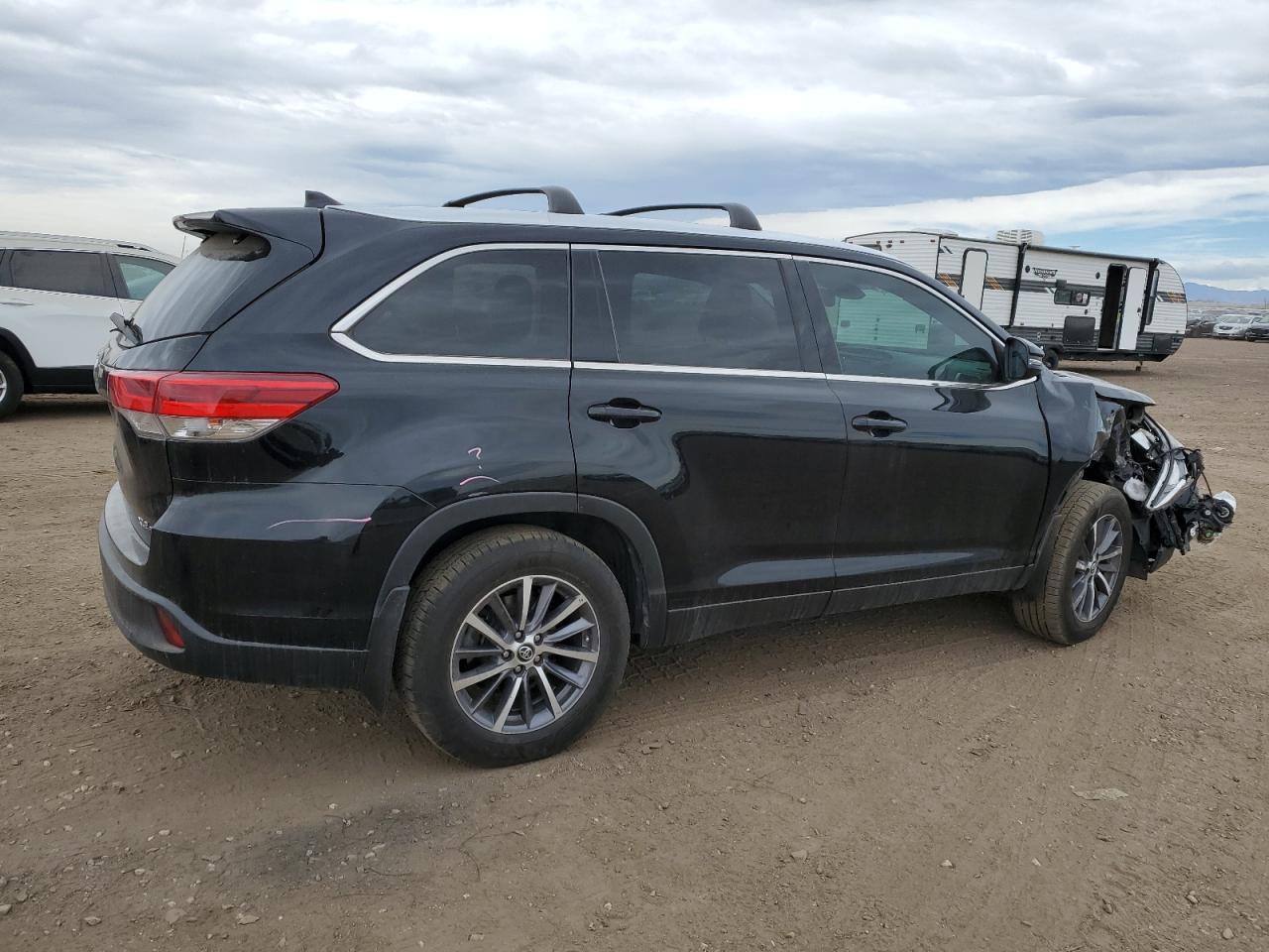 2019 TOYOTA HIGHLANDER - Image 3