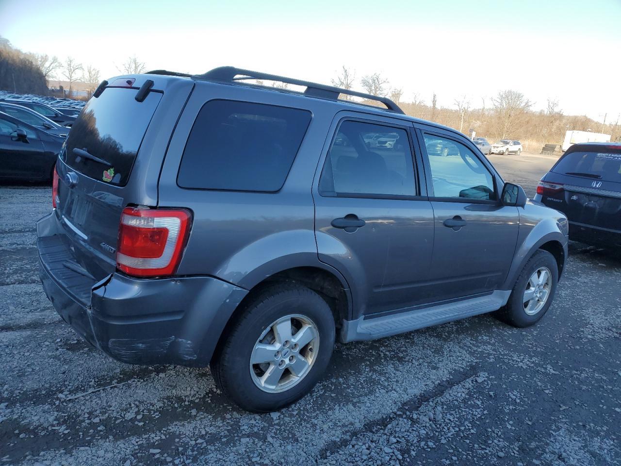 2010 FORD ESCAPE XLT - Фото 3