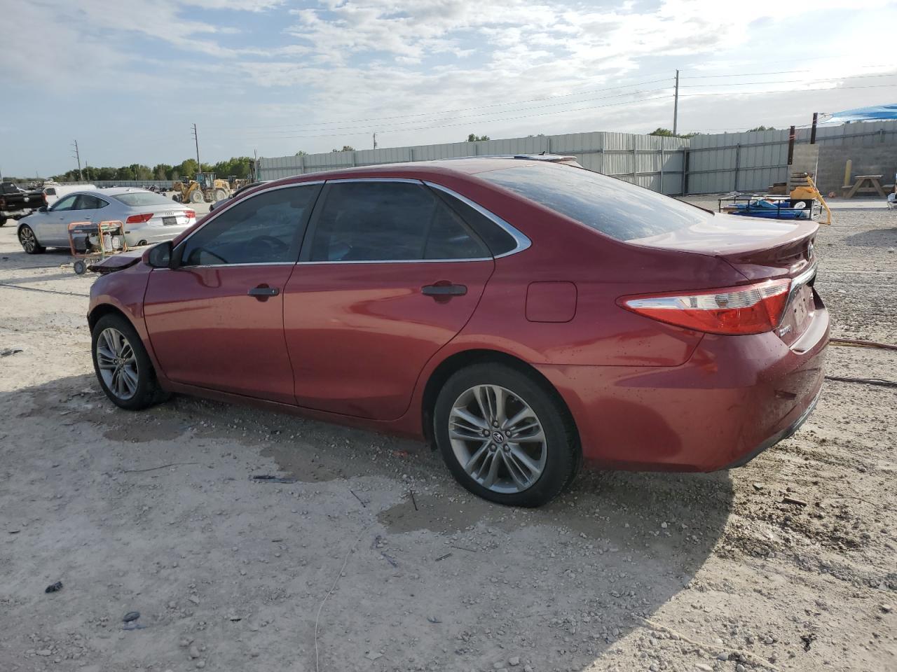 2016 TOYOTA CAMRY LE - Фото 2