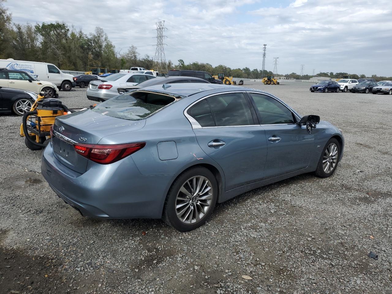 2018 INFINITI Q50 LUXE - Image 3