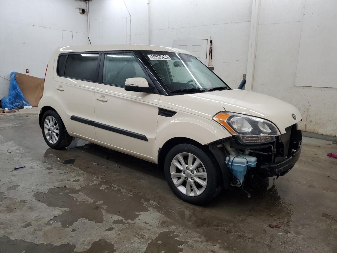 2013 KIA SOUL + - Image 4