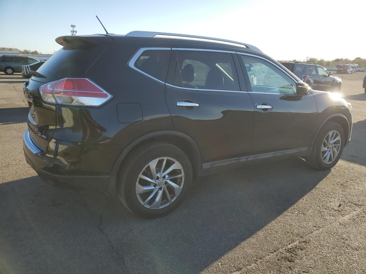 2015 NISSAN ROGUE S - Фото 3