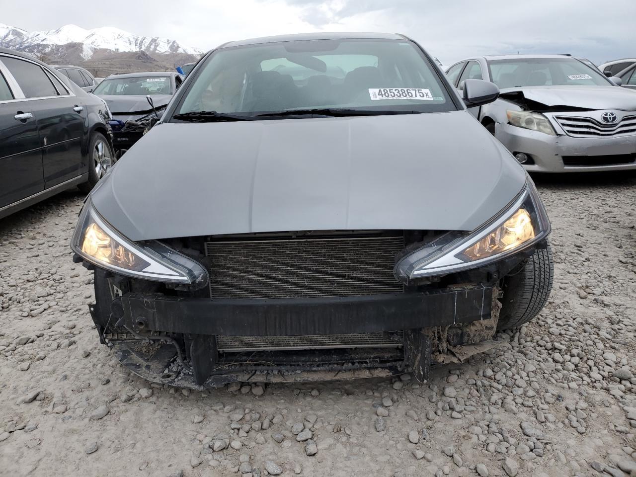 2019 HYUNDAI ELANTRA SE - Фото 5