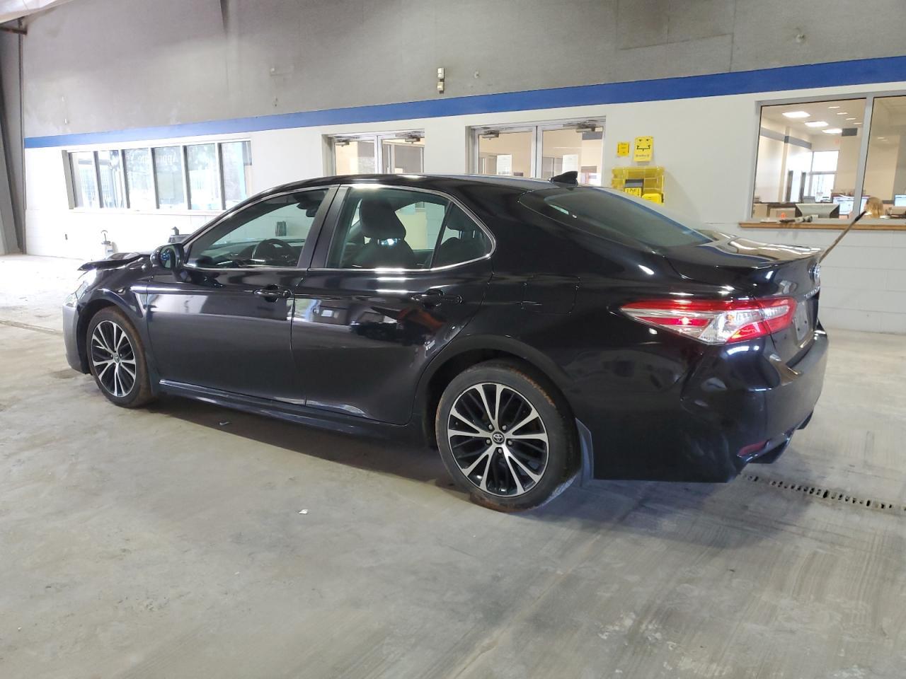 2020 TOYOTA CAMRY SE - Image 2