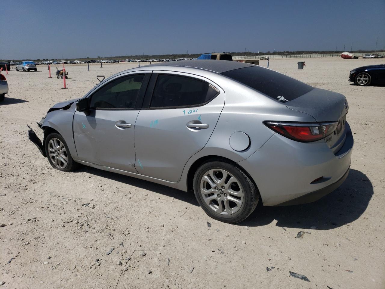2017 TOYOTA YARIS IA - Фото 2