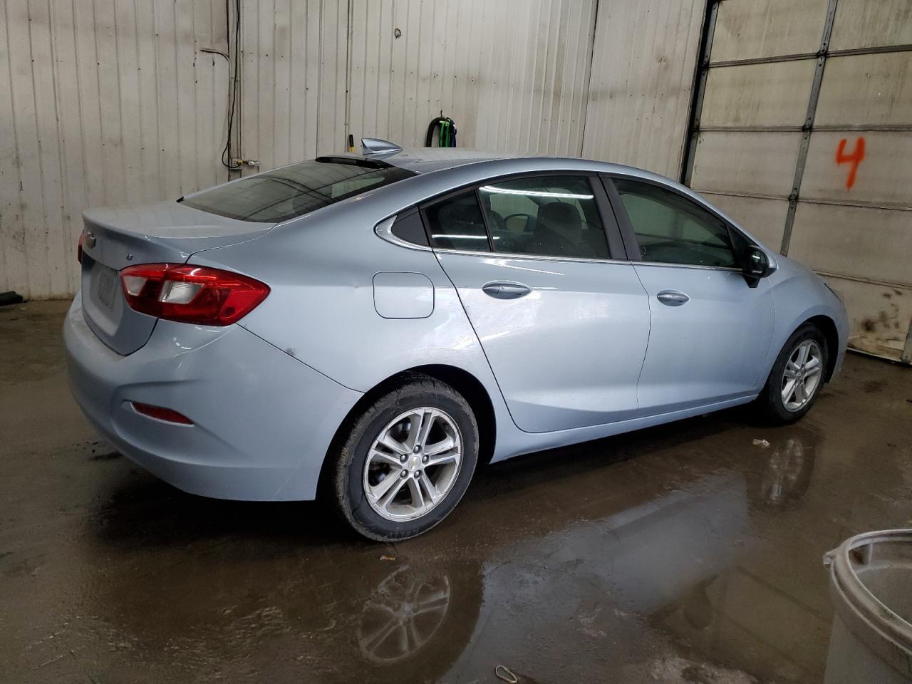 2017 CHEVROLET CRUZE LT - Image 3