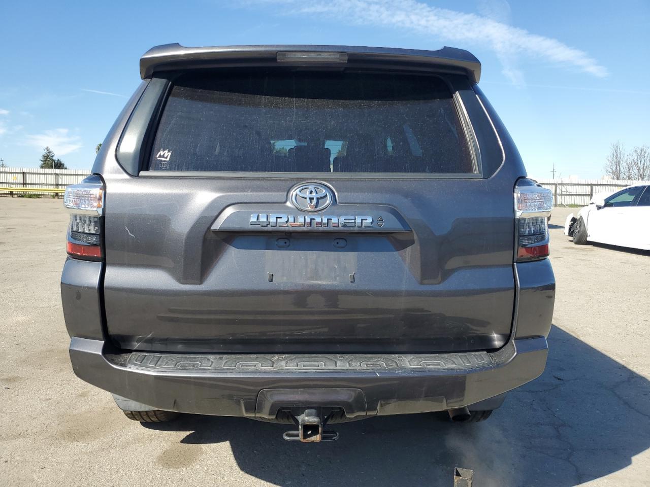 2020 TOYOTA 4RUNNER SR - Image 6