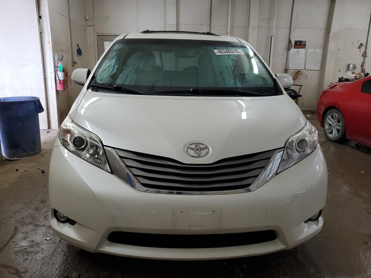 2015 TOYOTA SIENNA XLE - Фото 5