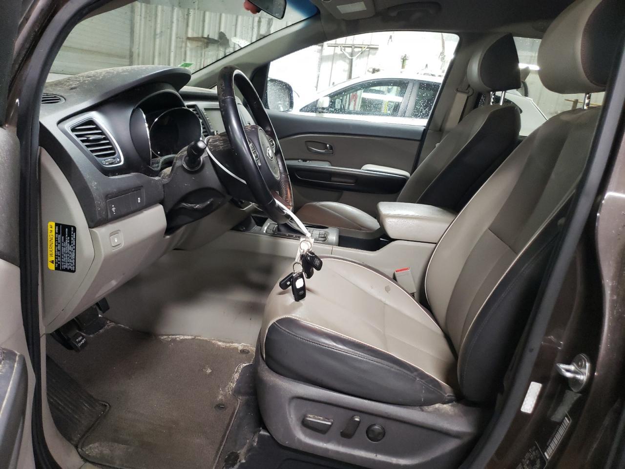 2017 KIA SEDONA LX - Image 7
