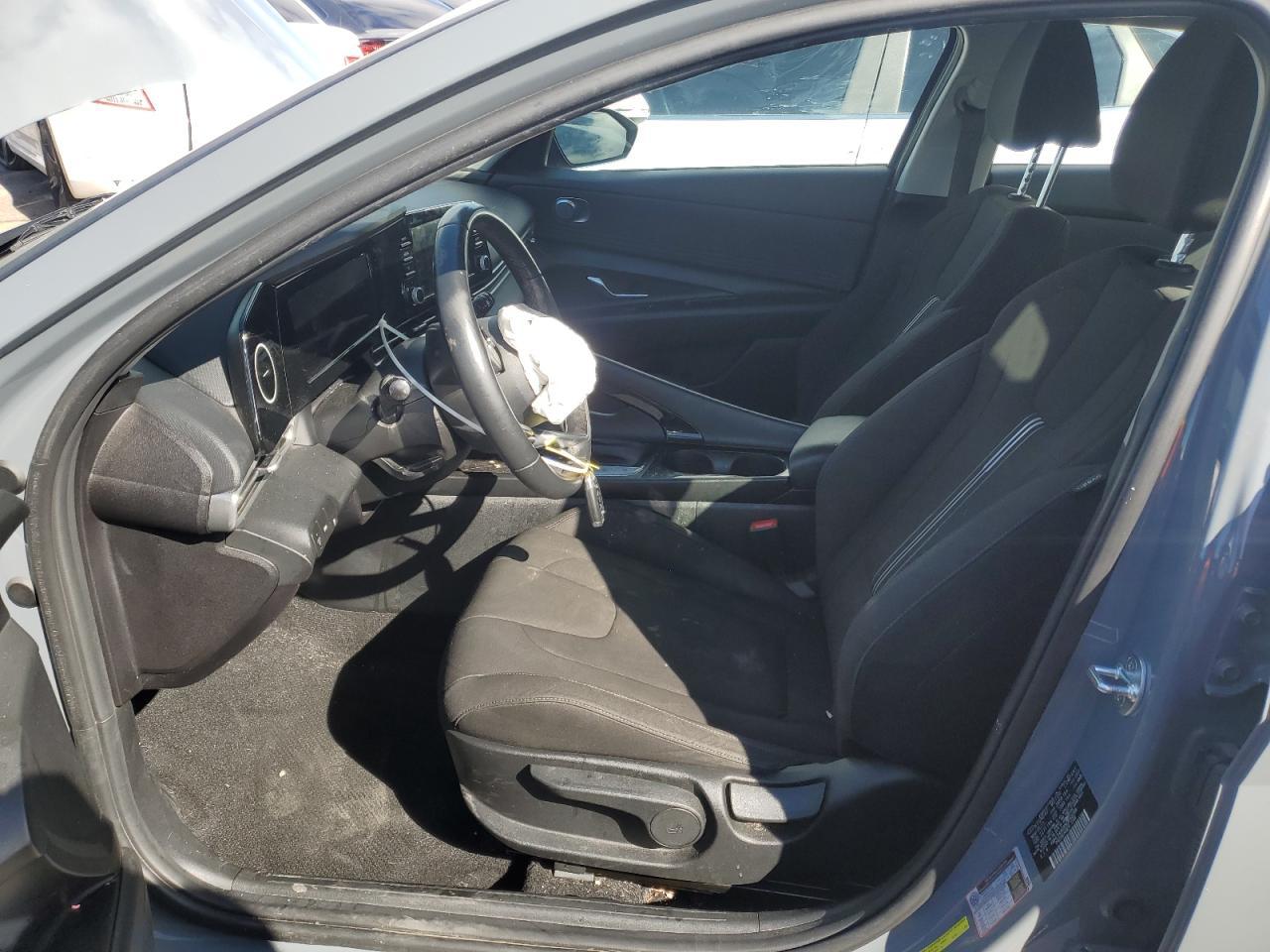 2022 HYUNDAI ELANTRA SE - Фото 7