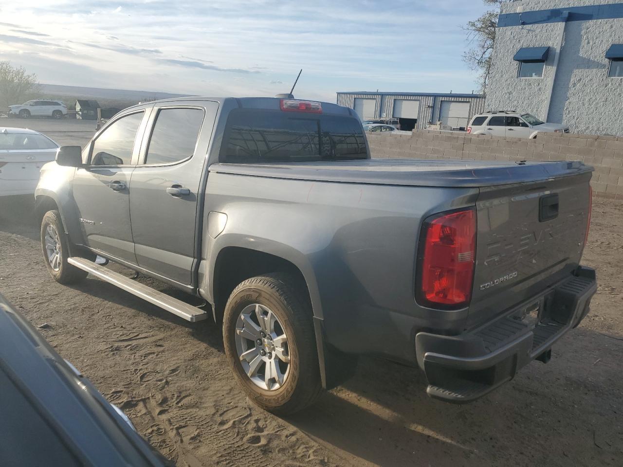 2022 CHEVROLET COLORADO L - Image 2