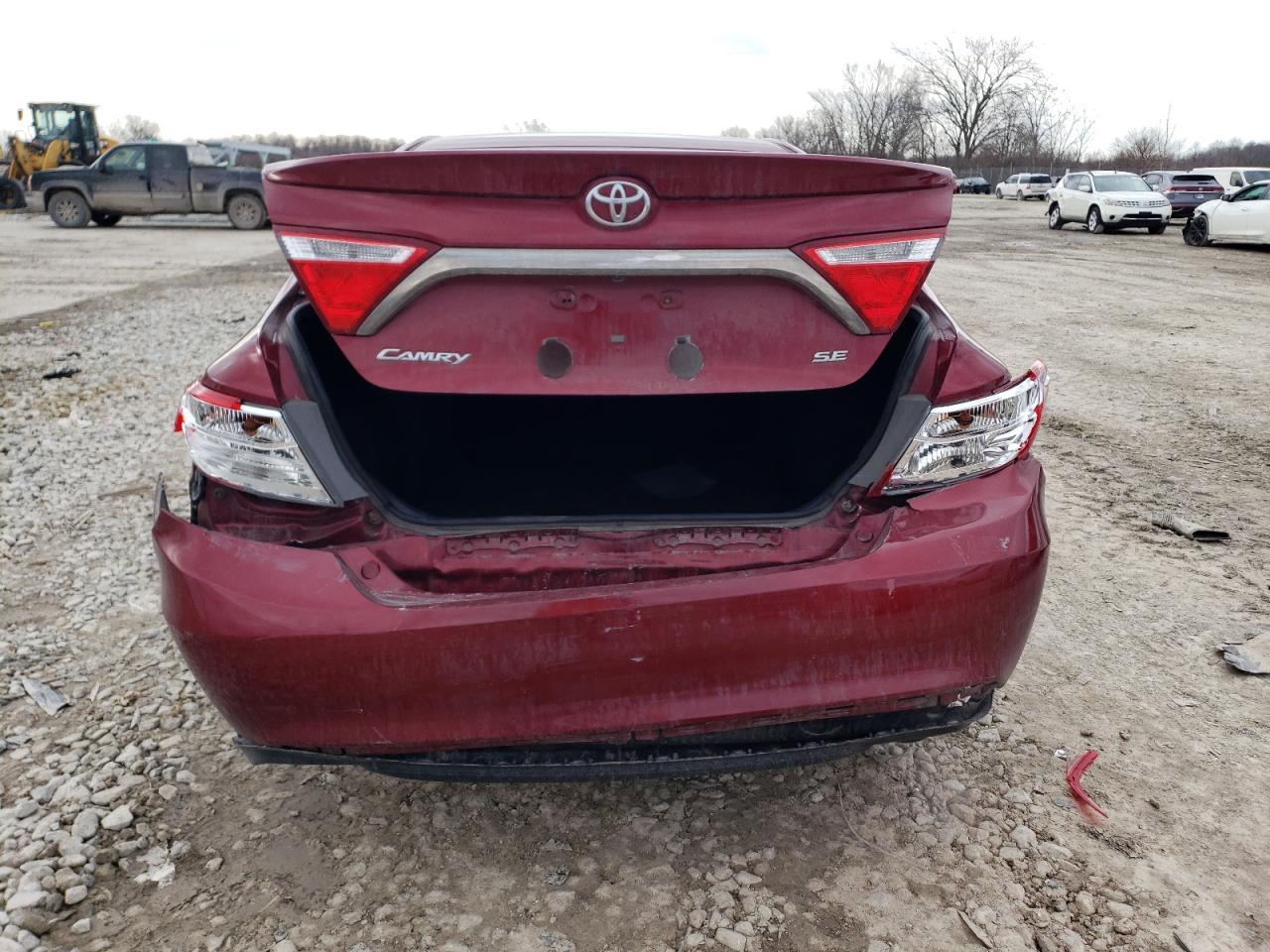2015 TOYOTA CAMRY LE - Фото 6