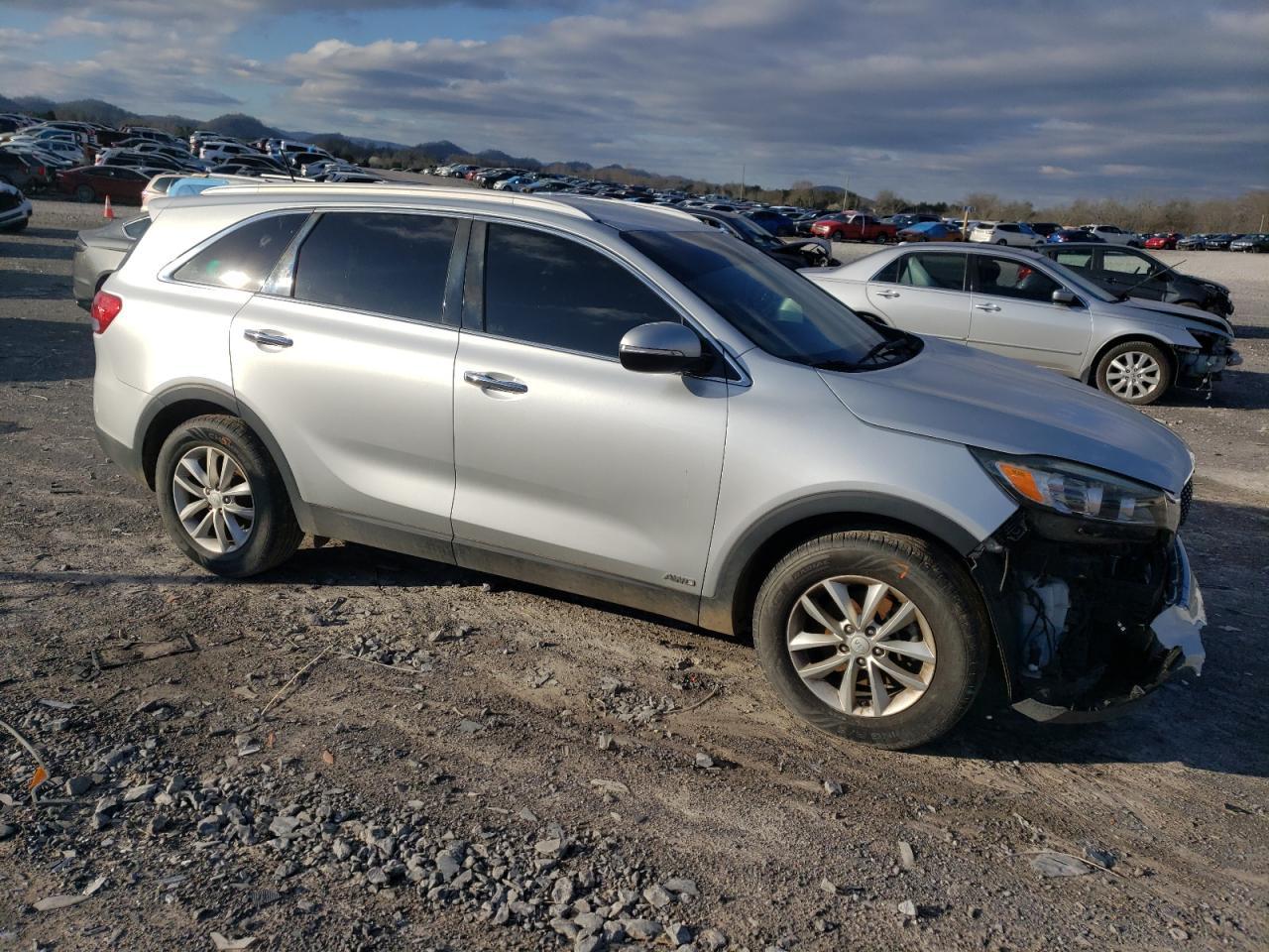 2017 KIA SORENTO LX - Фото 4