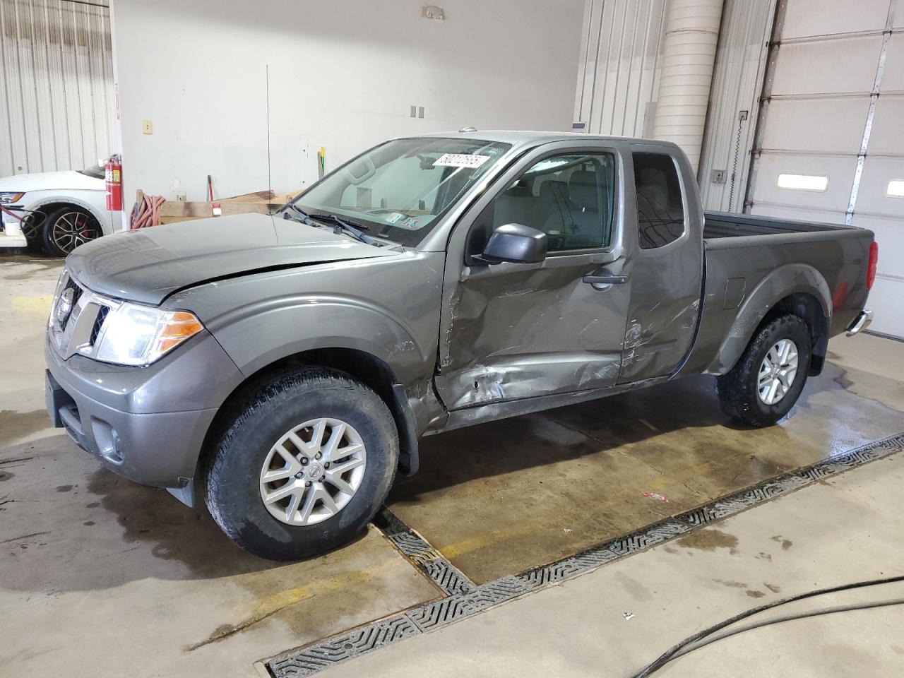 2017 NISSAN FRONTIER S