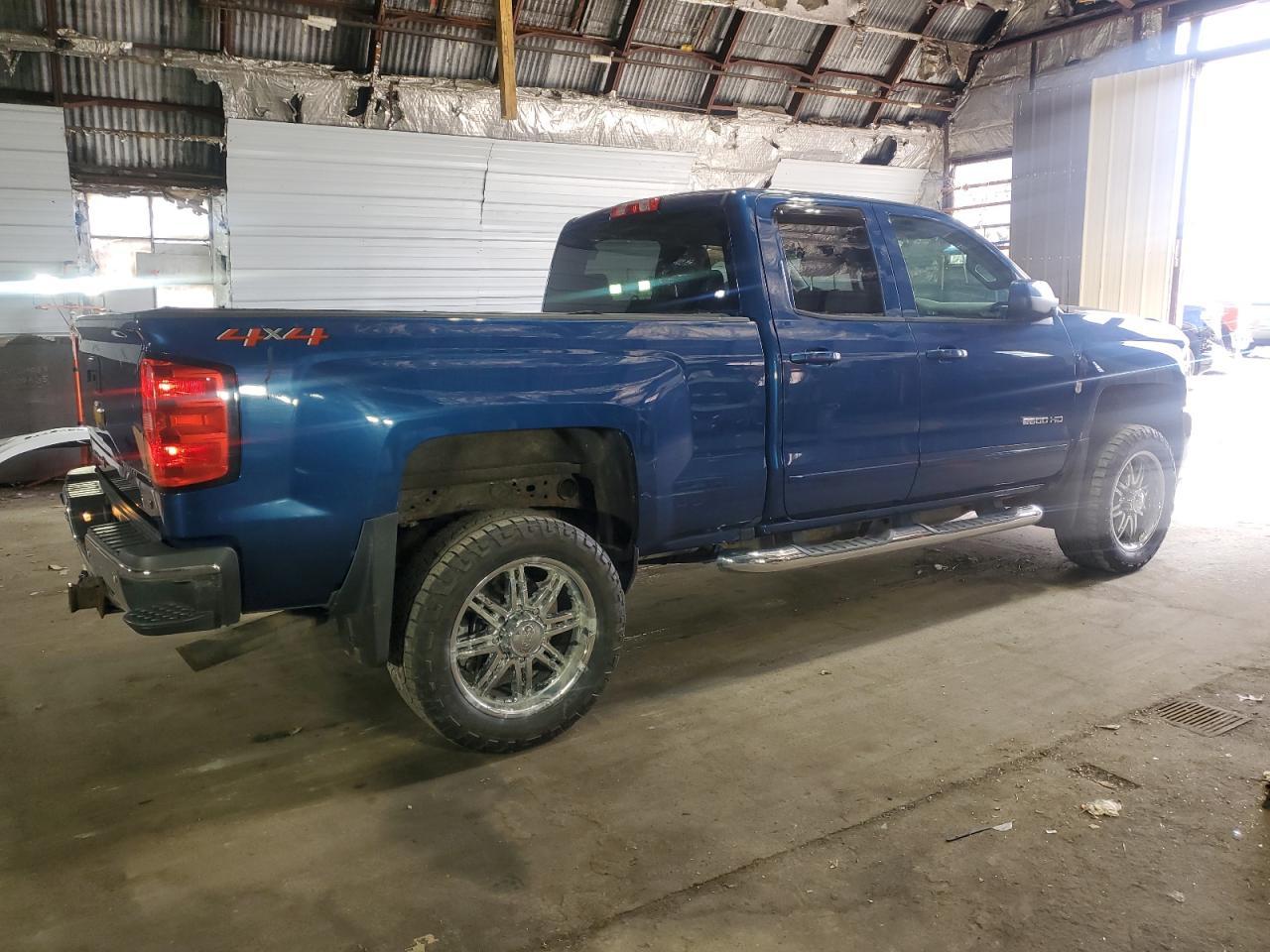 2018 CHEVROLET SILVERADO - Image 3