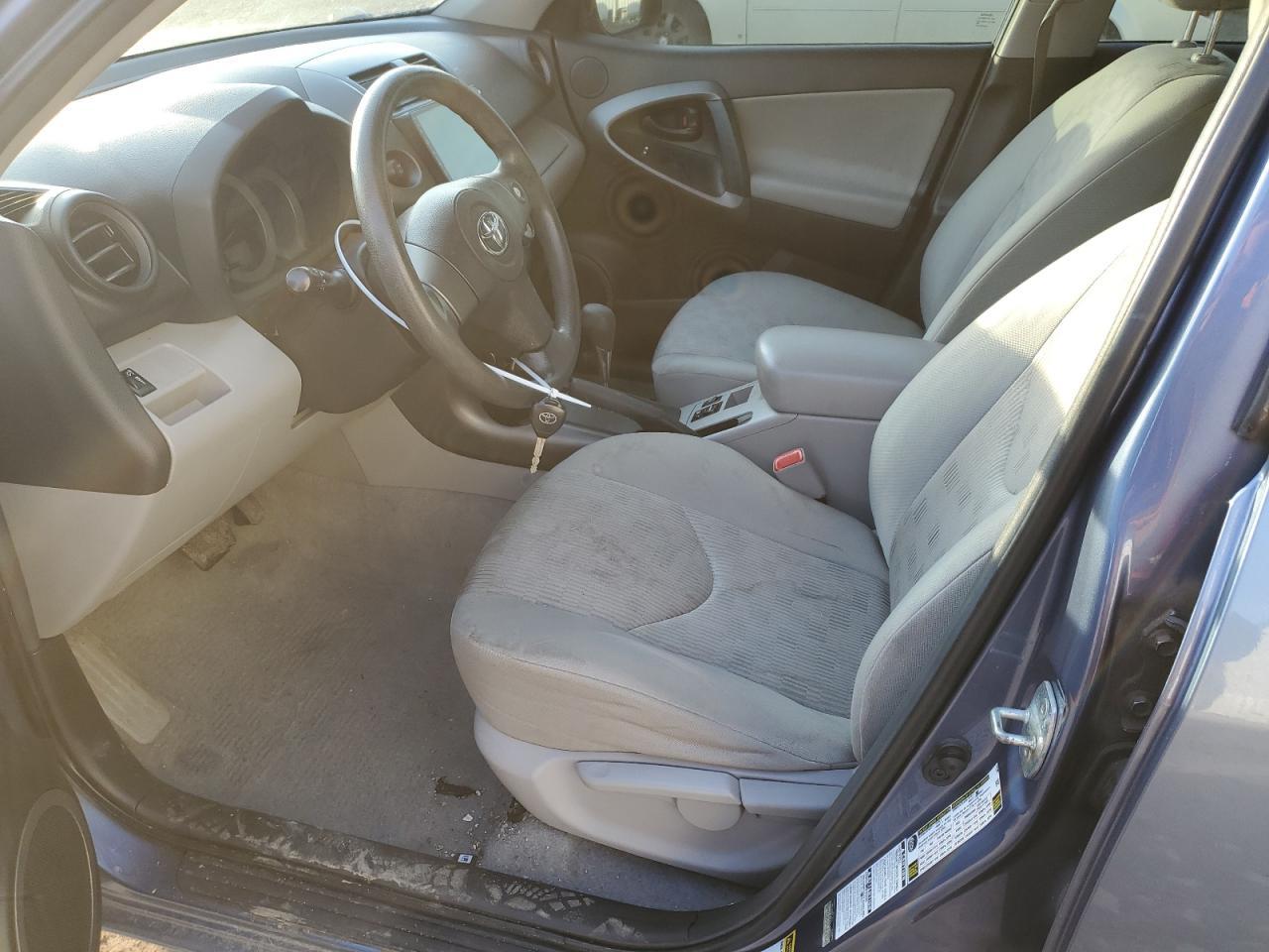 2011 TOYOTA RAV4 - Фото 7