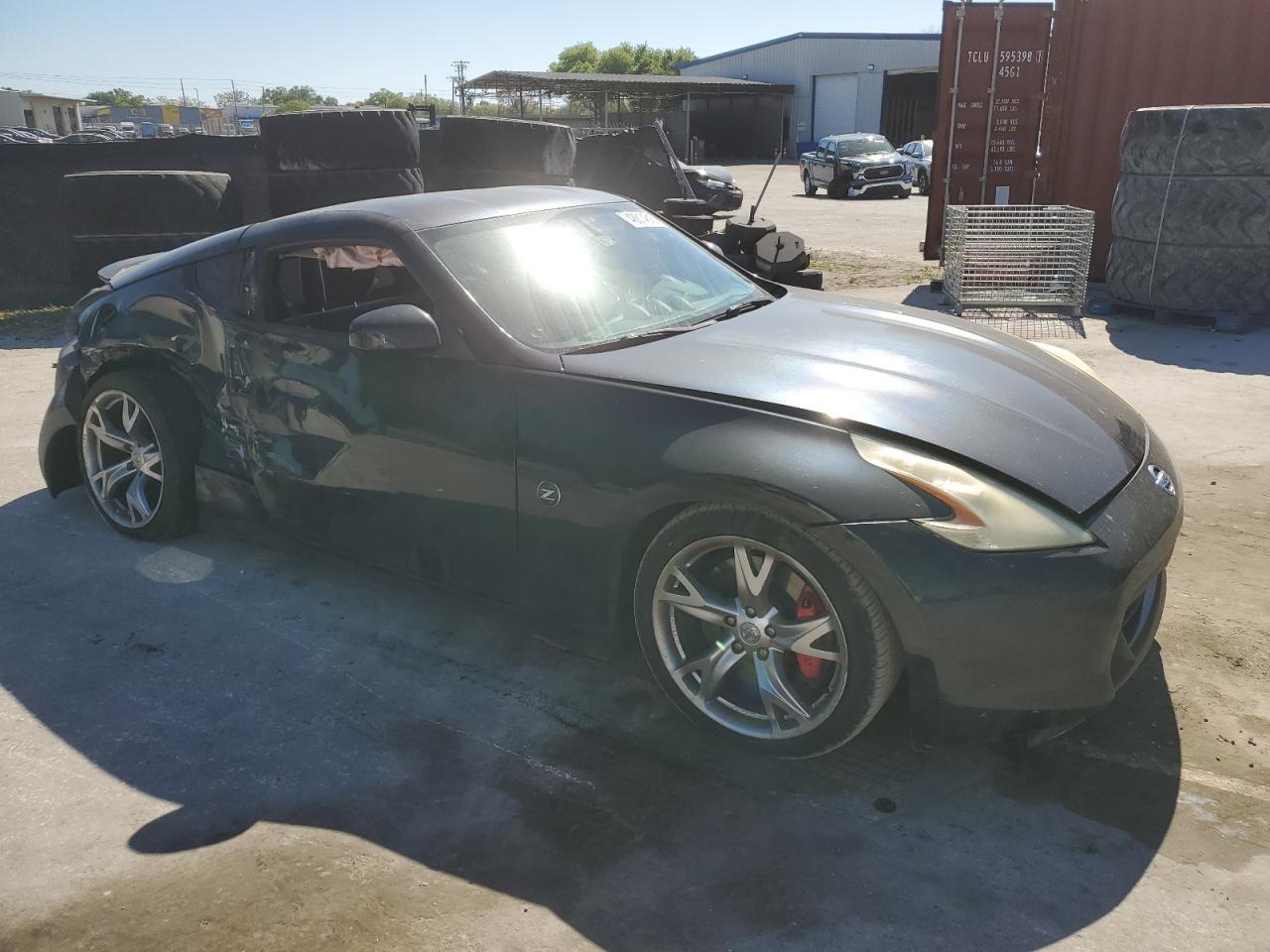2010 NISSAN 370Z - Фото 4