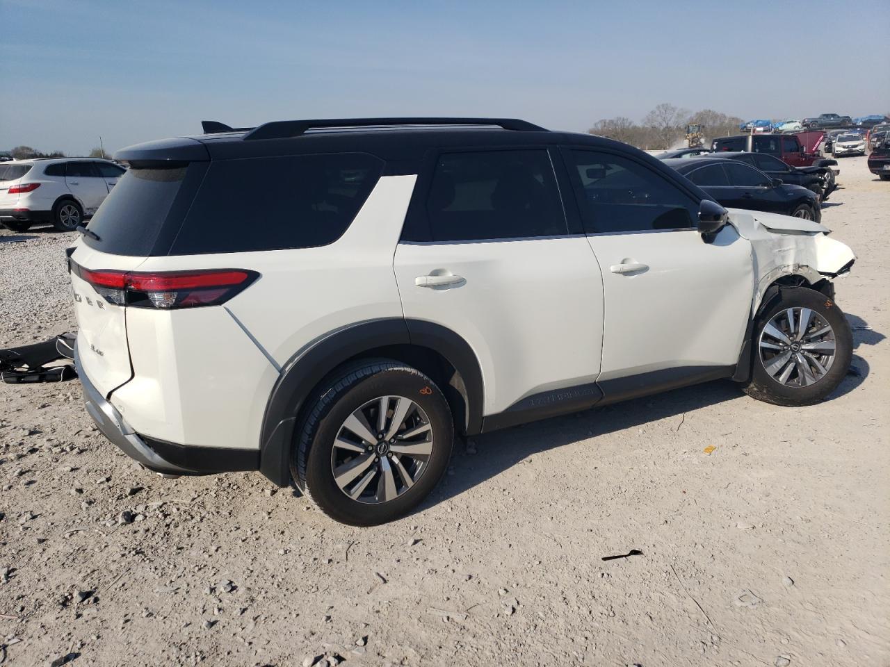 2024 NISSAN PATHFINDER - Фото 3