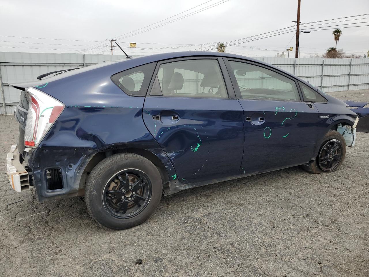 2015 TOYOTA PRIUS - Image 3