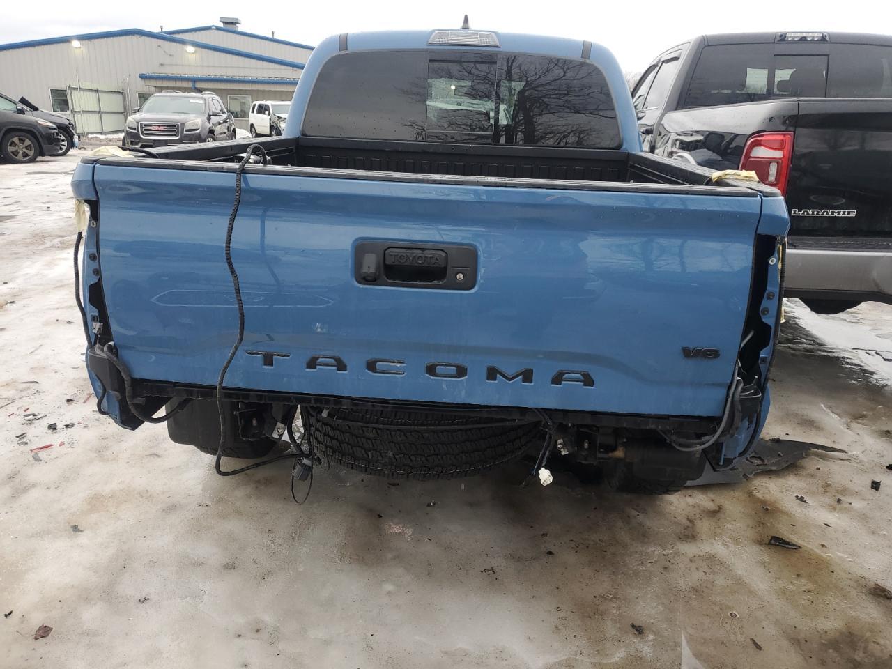 2019 TOYOTA TACOMA DOU - Фото 6