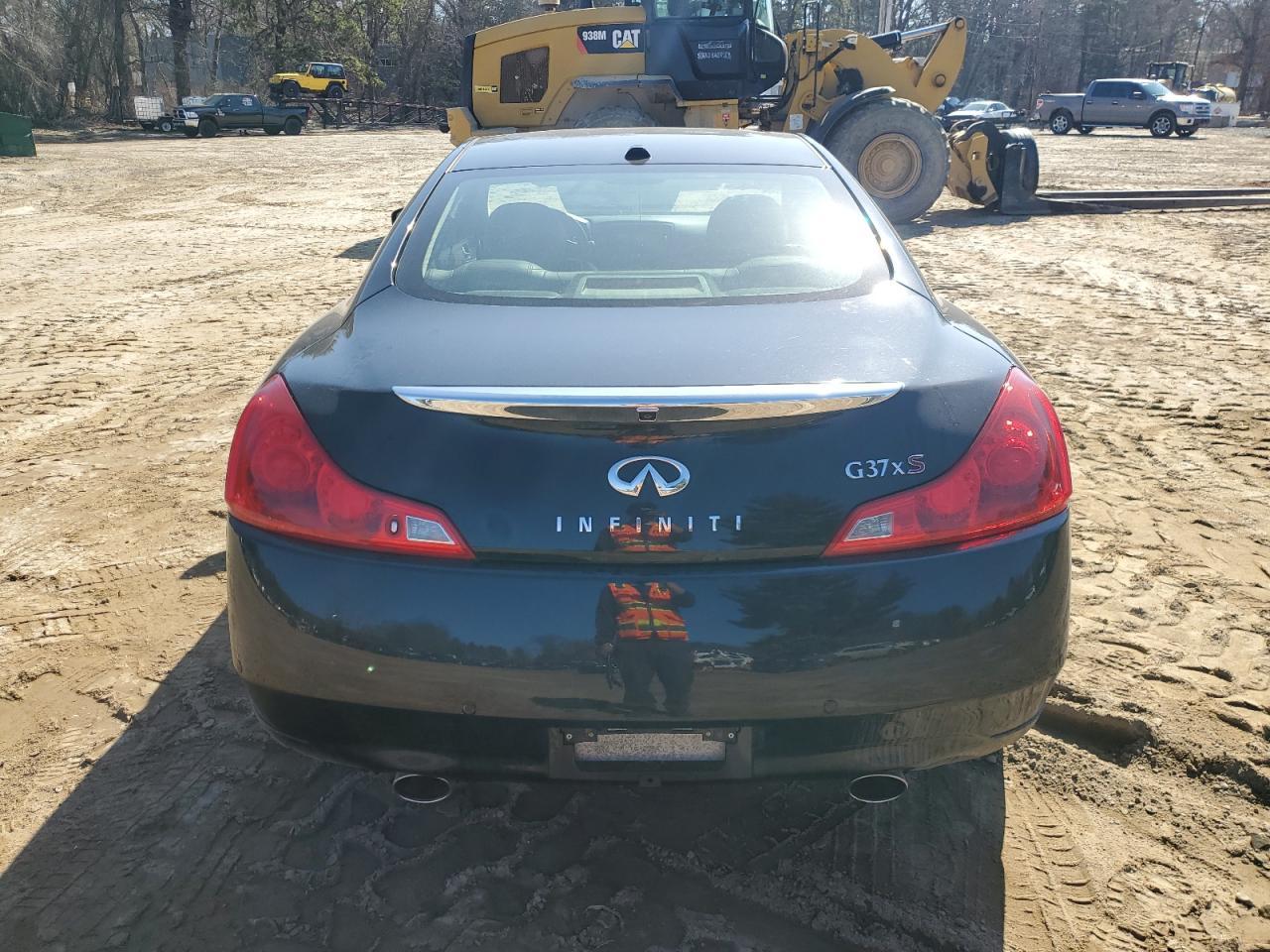 2012 INFINITI G37 - Image 6