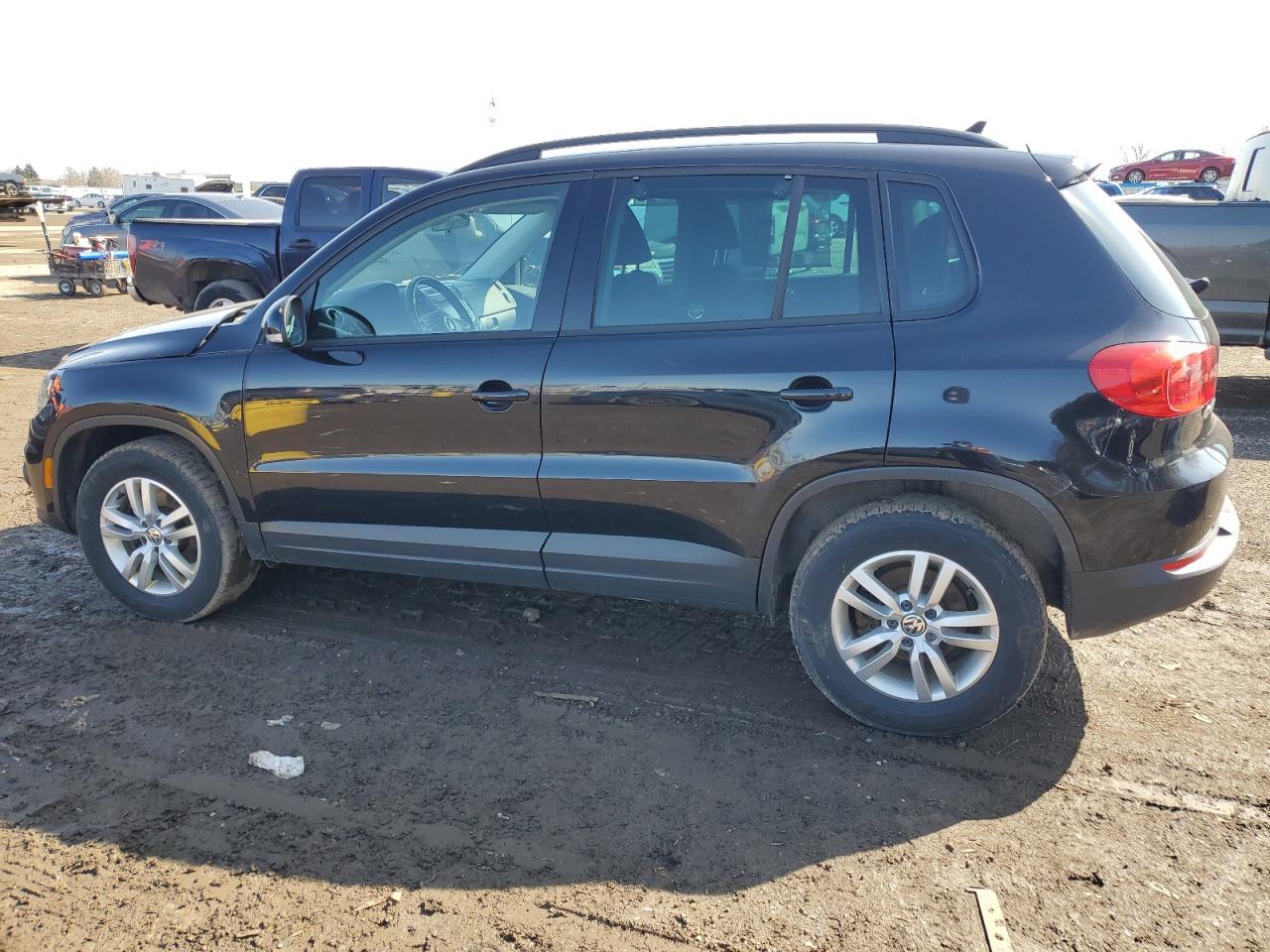 2015 VOLKSWAGEN TIGUAN S - Фото 2