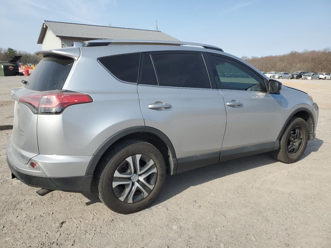 2016 TOYOTA RAV4 LE - Фото 3