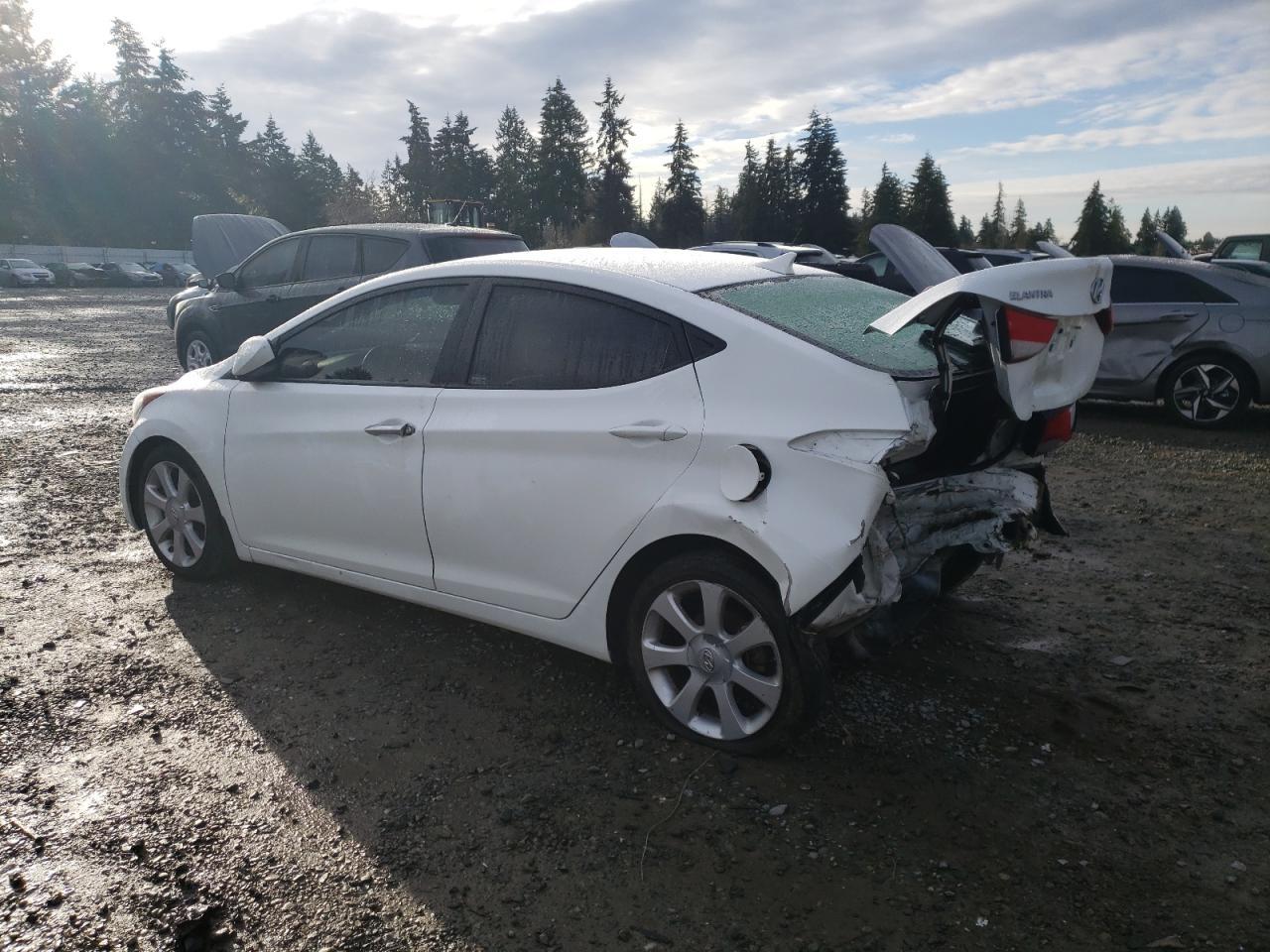 2013 HYUNDAI ELANTRA GL - Image 2