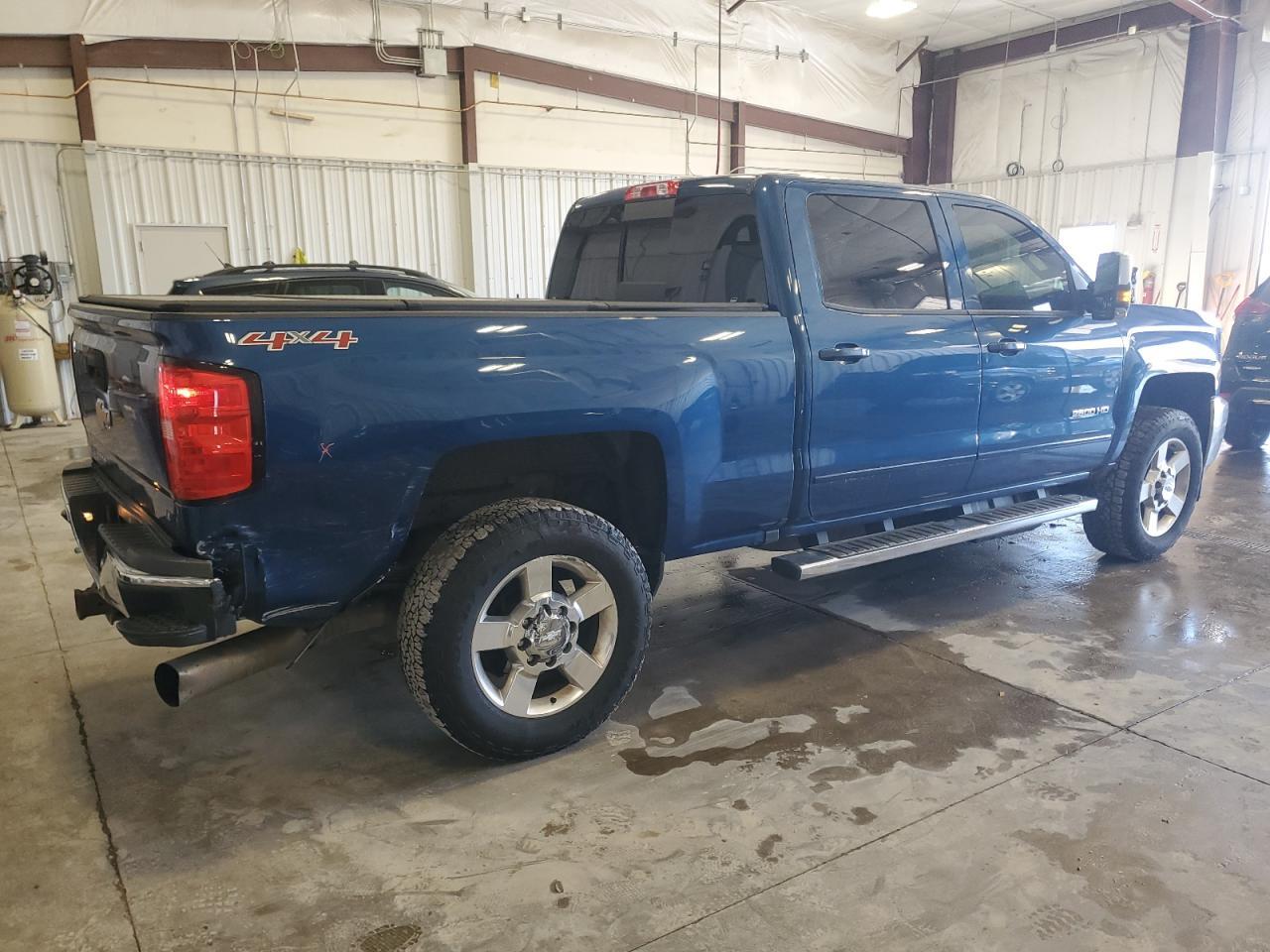 2017 CHEVROLET SILVERADO - Фото 3