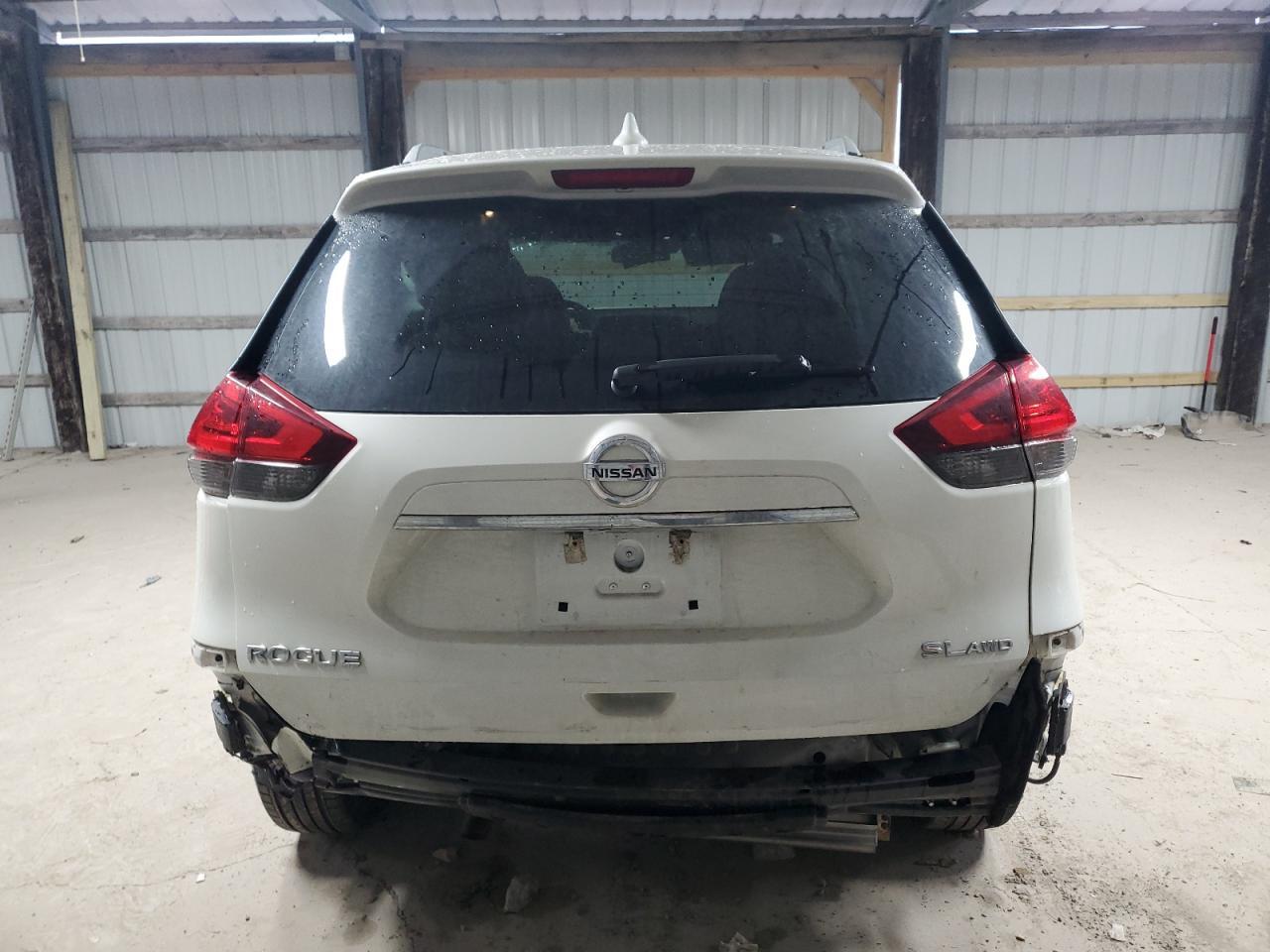 2017 NISSAN ROGUE SV - Image 6