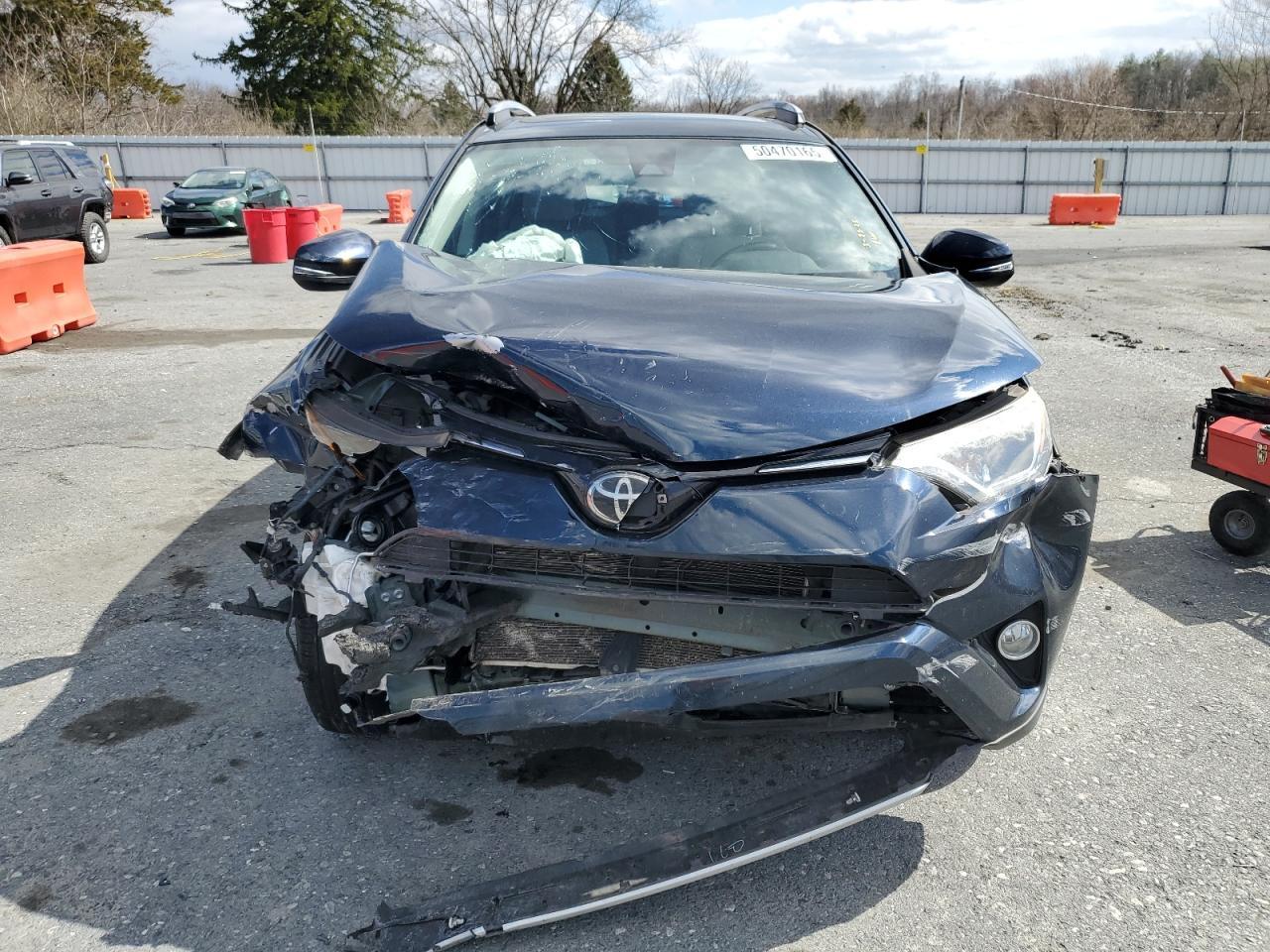 2017 TOYOTA RAV4 XLE - Фото 5