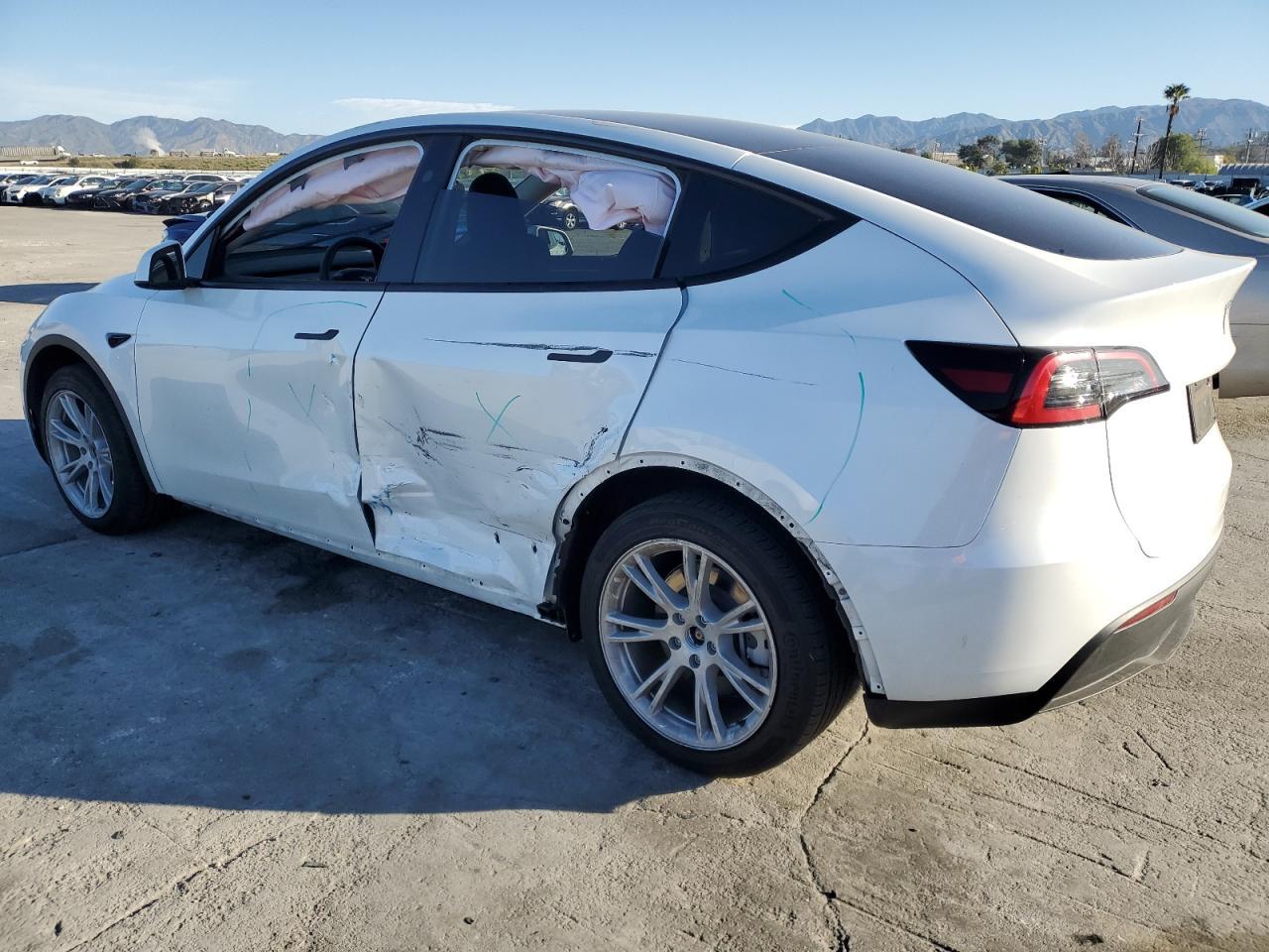 2023 TESLA MODEL Y - Фото 2