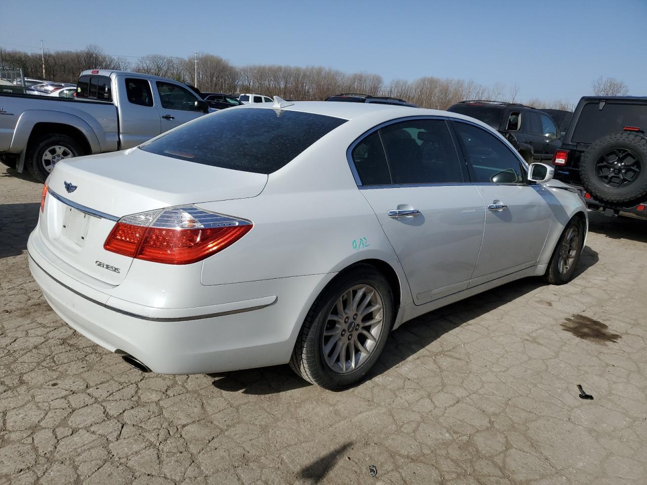 2011 HYUNDAI GENESIS 3. - Image 3