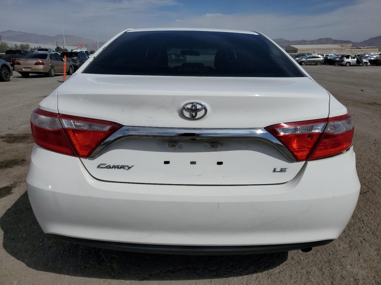 2015 TOYOTA CAMRY LE - Image 6