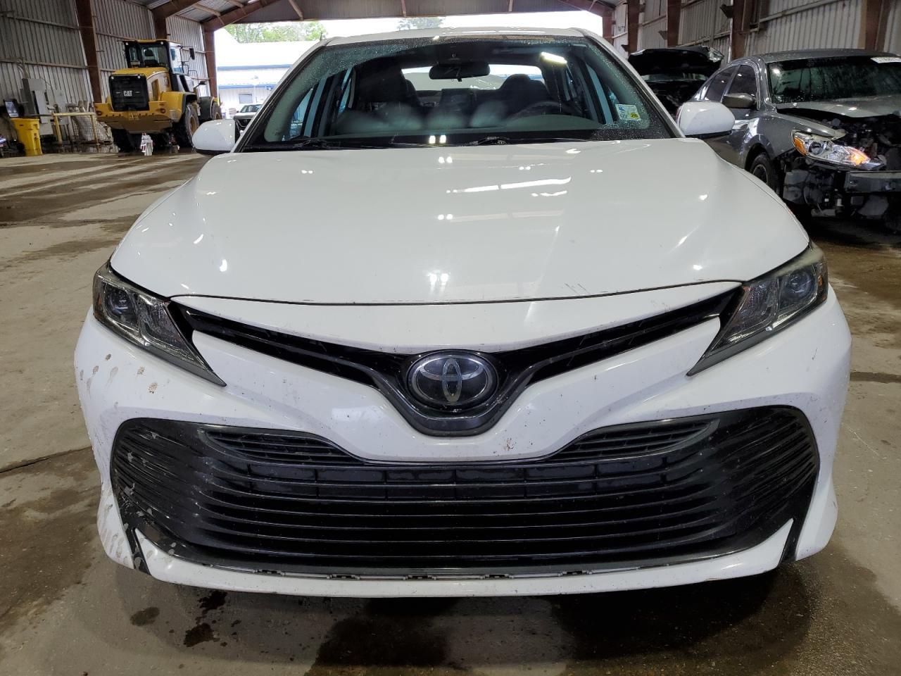 2020 TOYOTA CAMRY LE - Фото 5