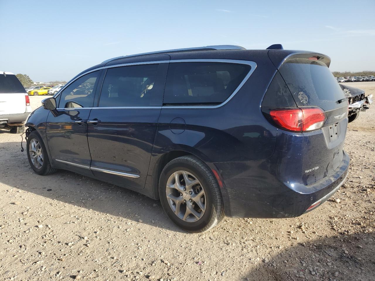 2017 CHRYSLER PACIFICA L - Image 2