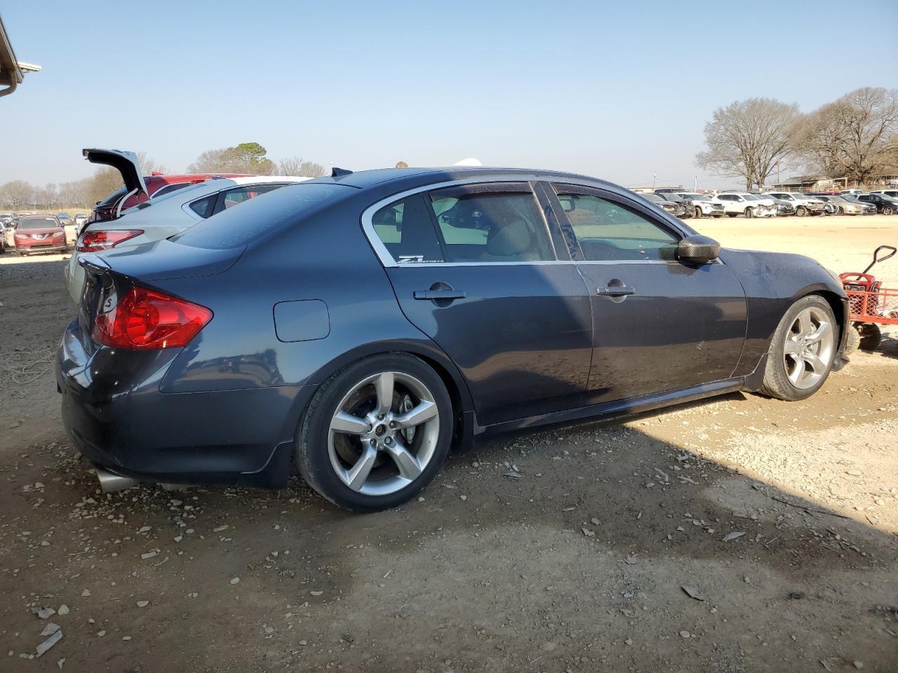 2011 INFINITI G37 BASE - Фото 3