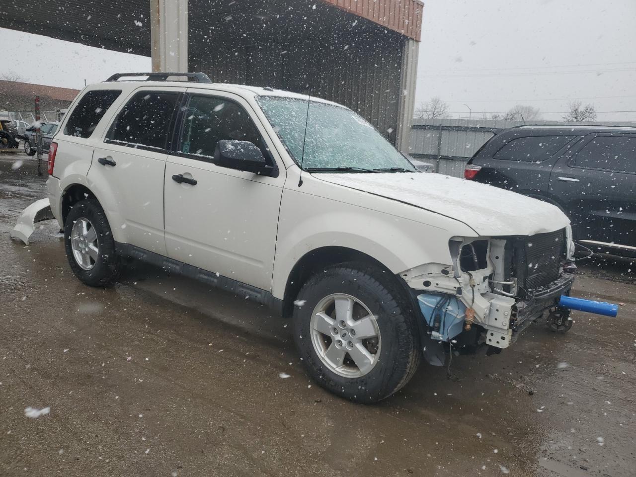 2010 FORD ESCAPE XLT - Image 4
