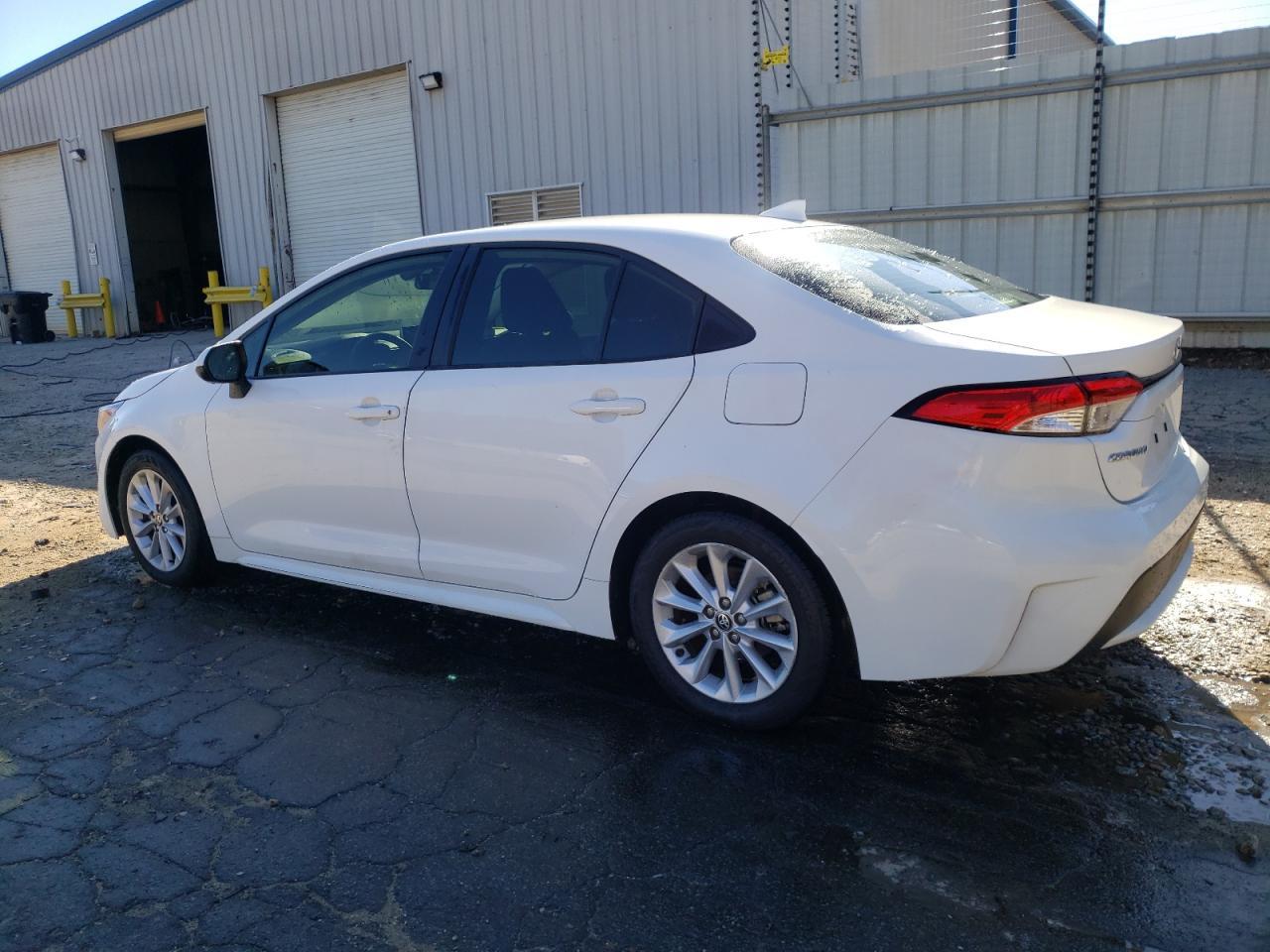 2020 TOYOTA COROLLA LE - Фото 2